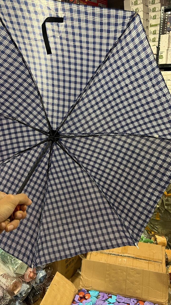 Check Umbrella With 3 Fold Double Layer For Men And Women | Check Design On Canopy | Umbrellas For Boys And Girls With Transperent Pouch | 8ribs, D-112cm, L-96cm, H-58cm |